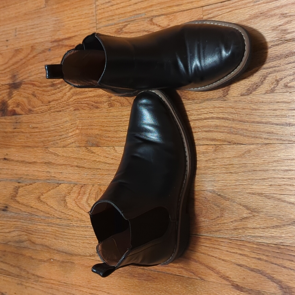 Kids (boys) Black dress shoes, size 1M - Picture 2 of 4